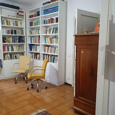 Bed & Breakfast Bookanvillea *